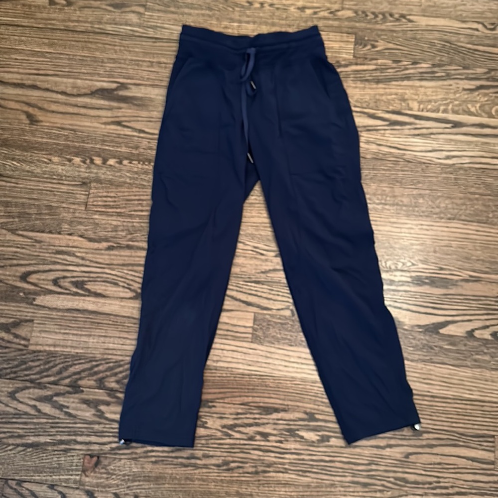 Lululemon street to studio